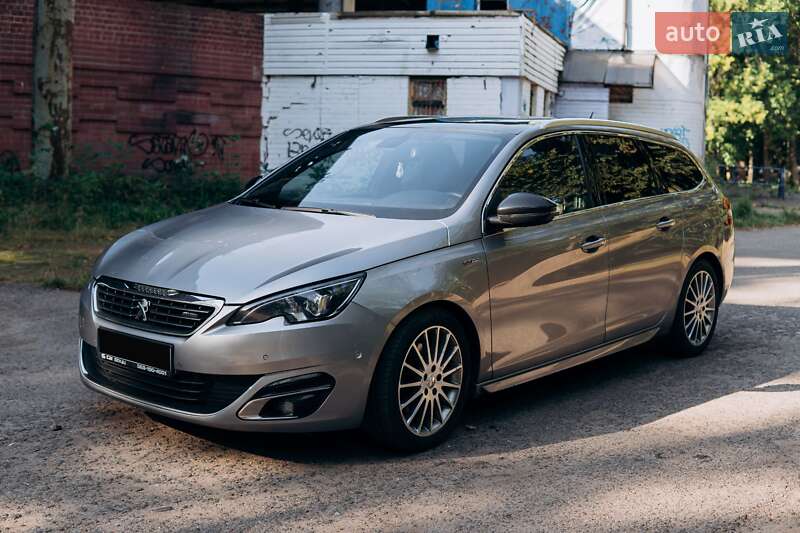 Универсал Peugeot 308 2016 в Чернигове