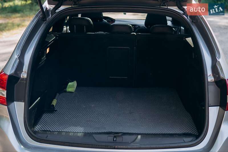 Универсал Peugeot 308 2016 в Чернигове