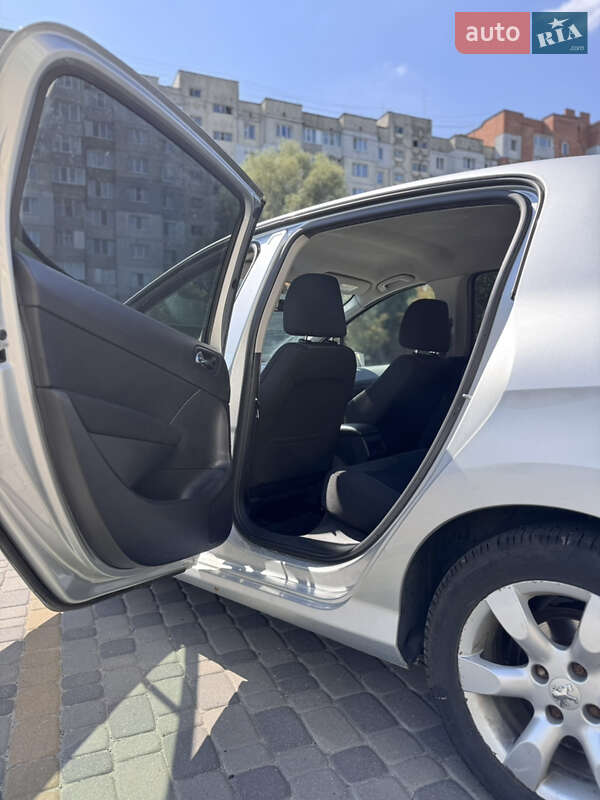 Хэтчбек Peugeot 308 2012 в Бориславе