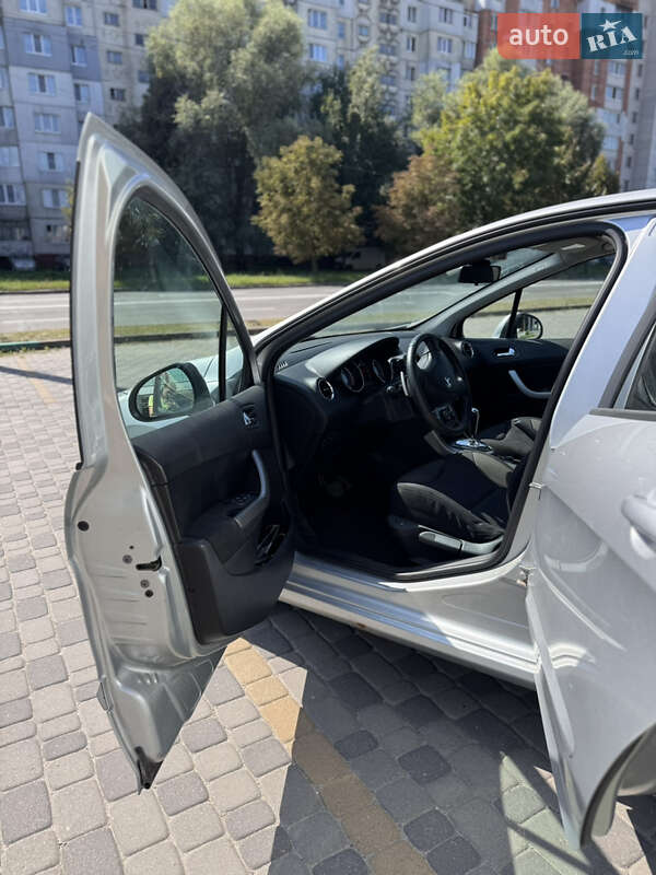 Хэтчбек Peugeot 308 2012 в Бориславе