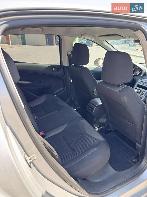 Хэтчбек Peugeot 308 2012 в Бориславе