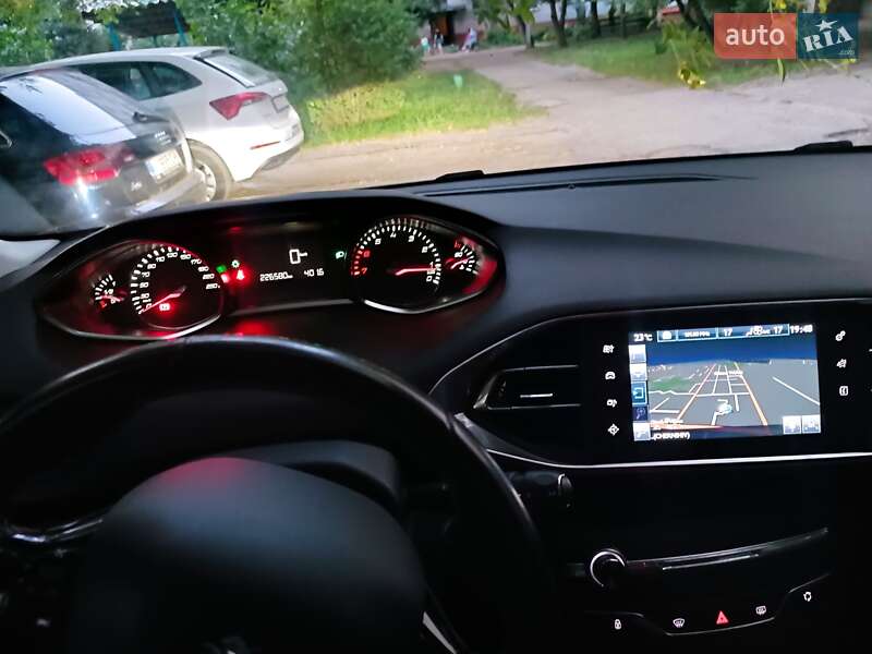 Універсал Peugeot 308 2014 в Чернігові