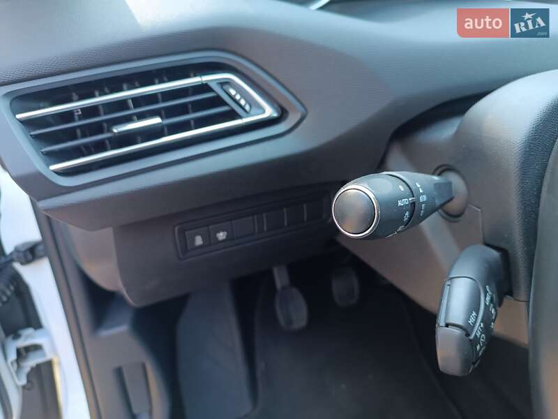 Універсал Peugeot 308 2014 в Чернігові