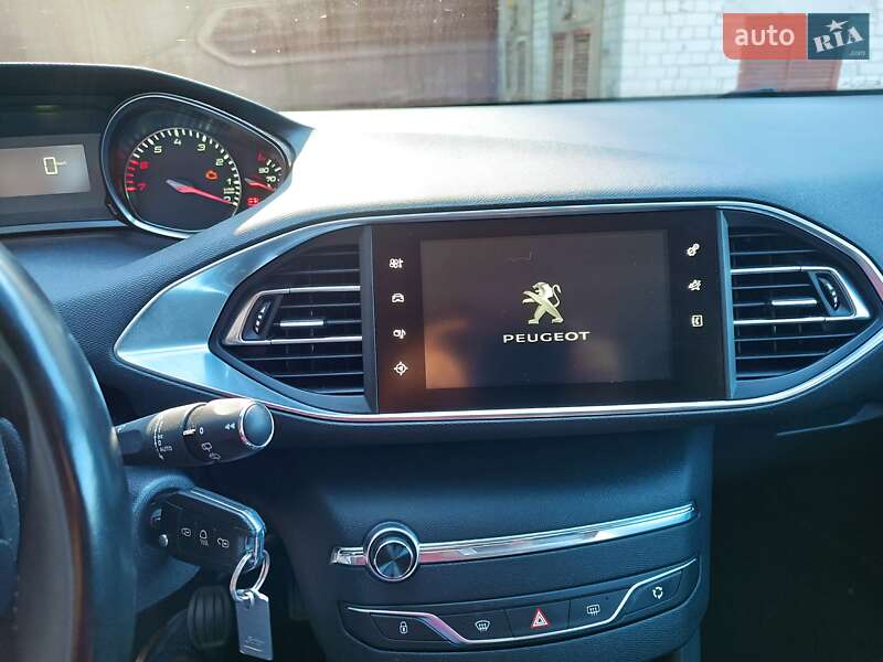 Універсал Peugeot 308 2014 в Чернігові