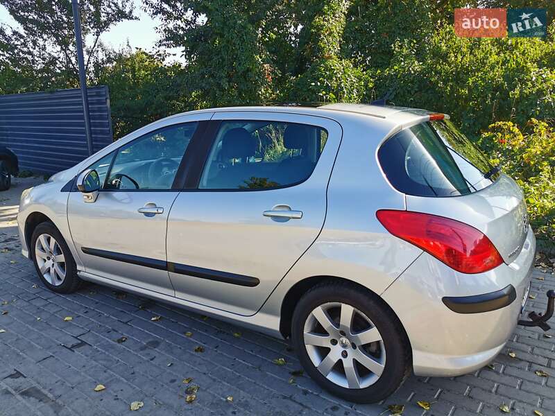 Хетчбек Peugeot 308 2008 в Івано-Франківську