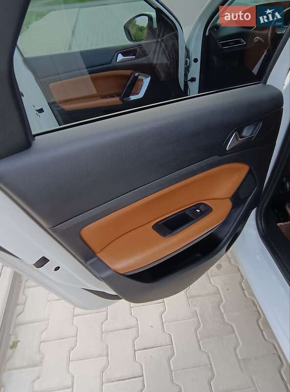 Універсал Peugeot 308 2015 в Стрию