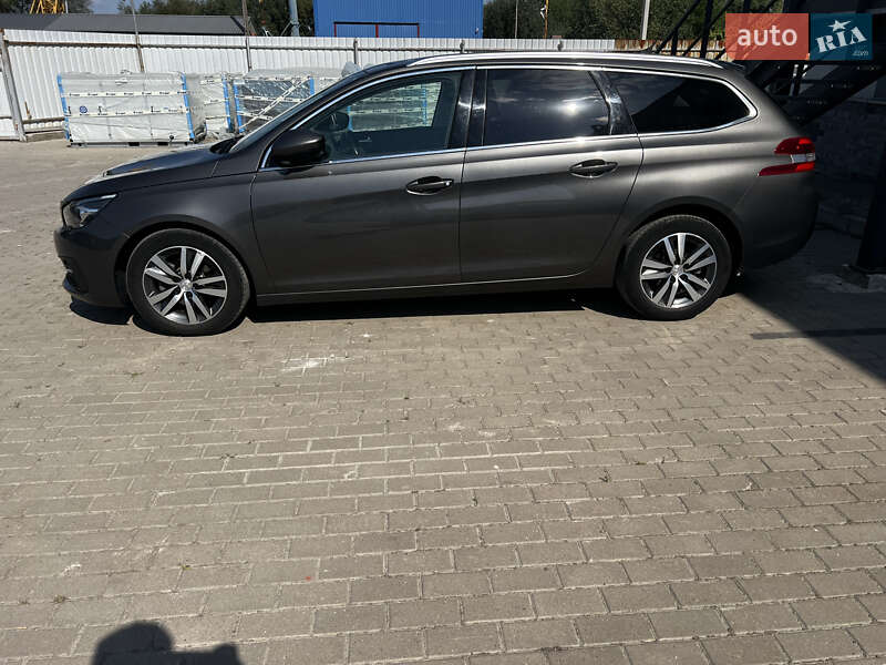 Универсал Peugeot 308 2018 в Львове
