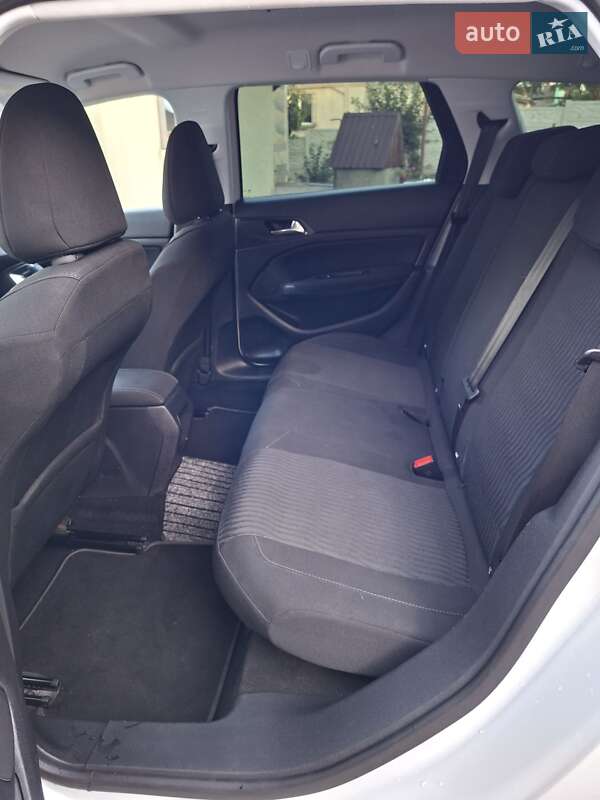 Универсал Peugeot 308 2015 в Дубно