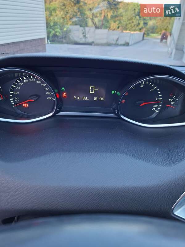 Универсал Peugeot 308 2015 в Дубно