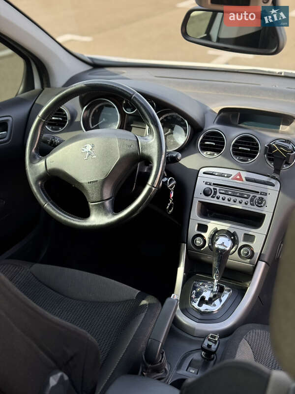 Хэтчбек Peugeot 308 2012 в Кривом Роге