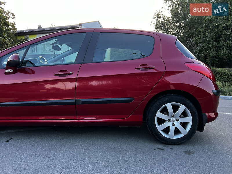 Хетчбек Peugeot 308 2010 в Василькові