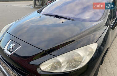 Универсал Peugeot 308 2011 в 