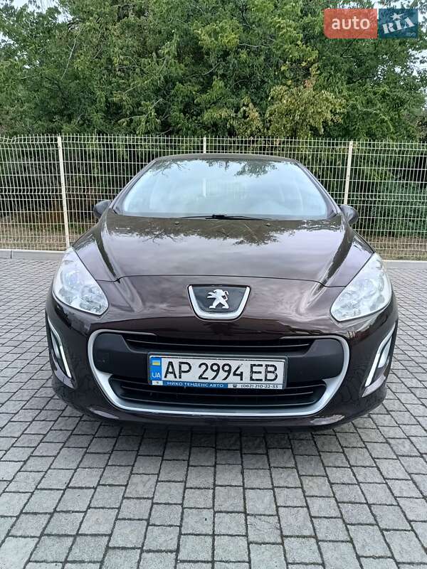 Хэтчбек Peugeot 308 2012 в Днепре