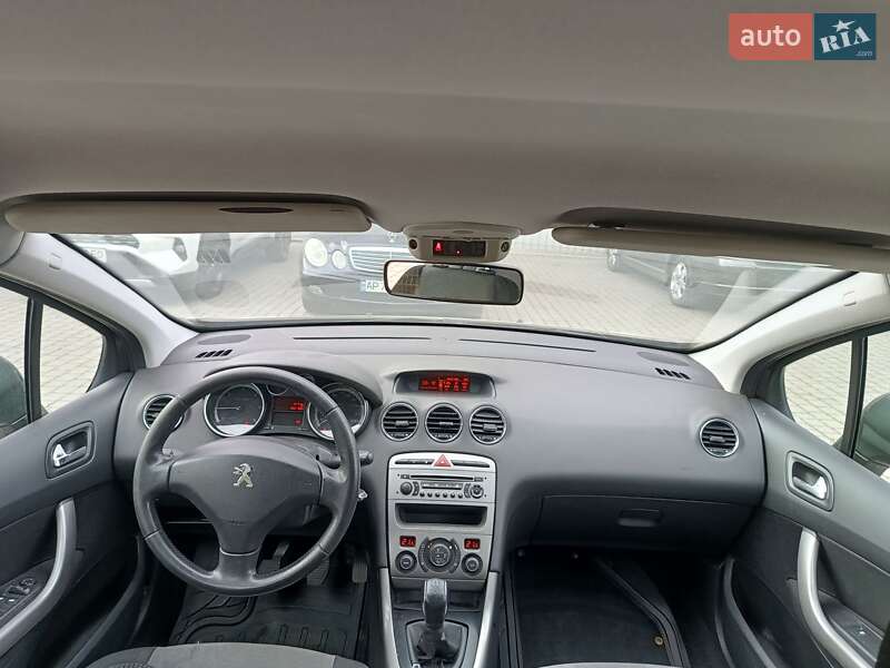 Хэтчбек Peugeot 308 2012 в Днепре