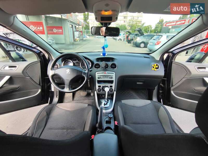 Хэтчбек Peugeot 308 2011 в Киеве