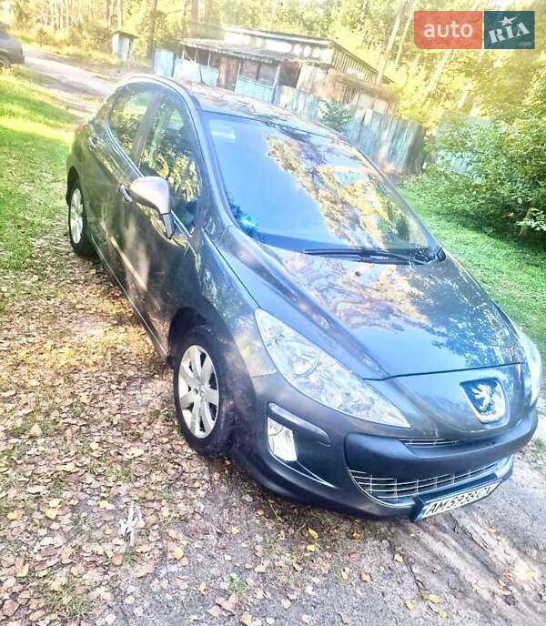 Хэтчбек Peugeot 308 2008 в Житомире