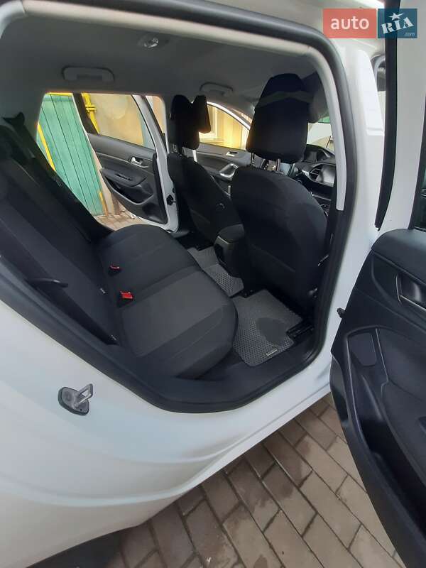 Універсал Peugeot 308 2015 в Сумах