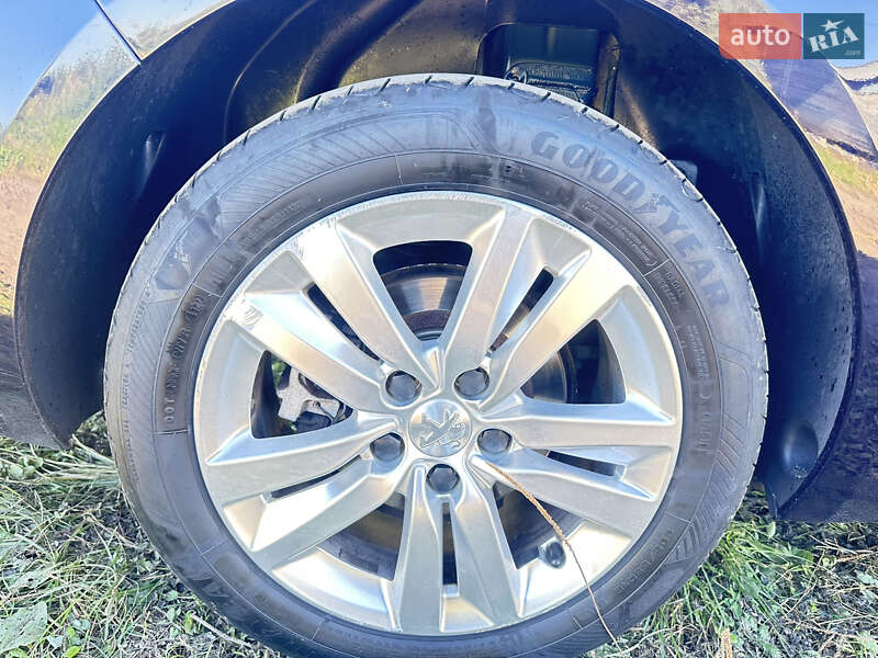 Универсал Peugeot 308 2018 в Дубно фото 9 Универсал Peugeot 308 2018 в Дубно