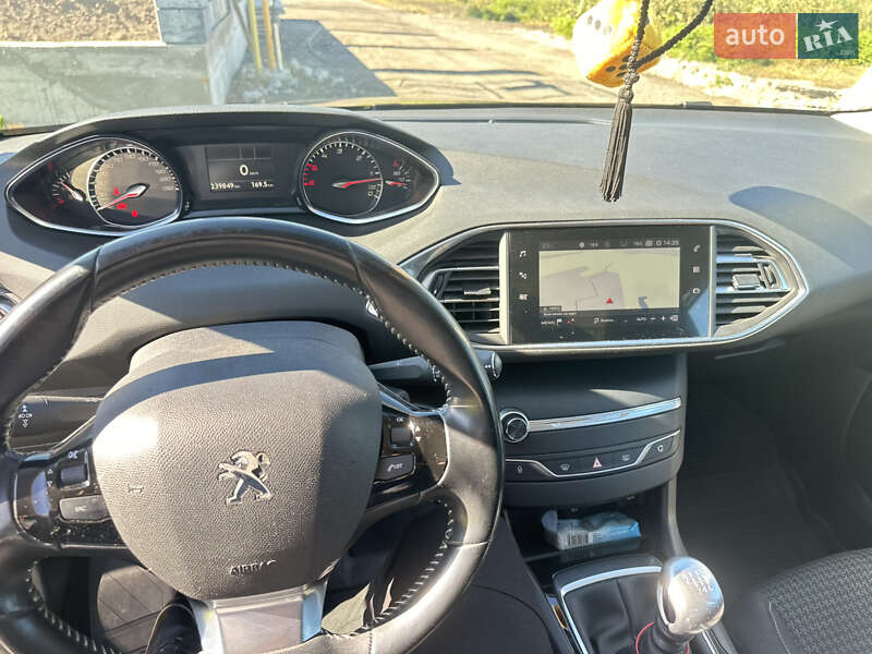 Универсал Peugeot 308 2018 в Дубно фото 24 Универсал Peugeot 308 2018 в Дубно