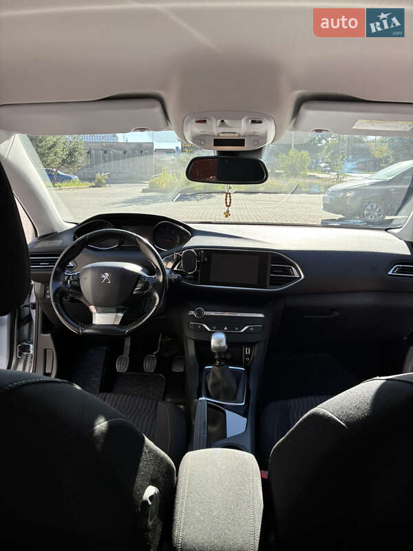 Универсал Peugeot 308 2016 в Ивано-Франковске фото 23 Универсал Peugeot 308 2016 в Ивано-Франковске