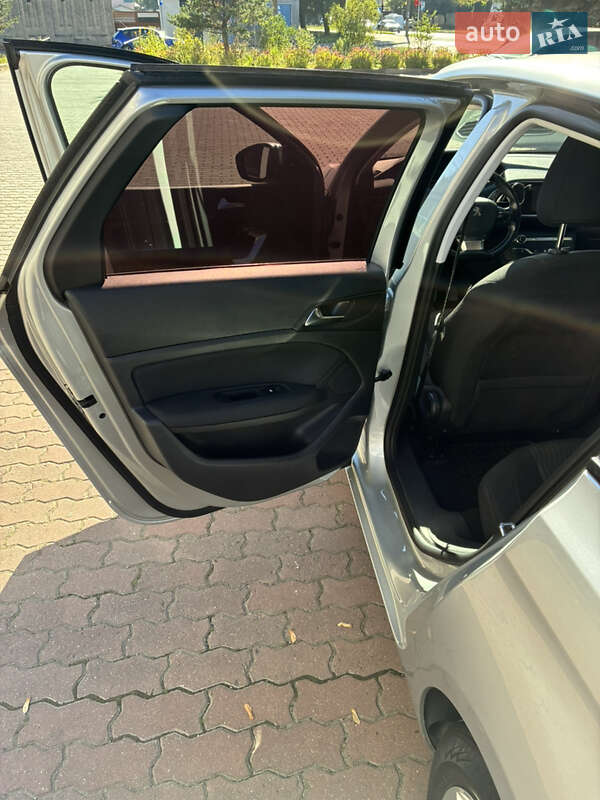 Универсал Peugeot 308 2016 в Ивано-Франковске фото 24 Универсал Peugeot 308 2016 в Ивано-Франковске