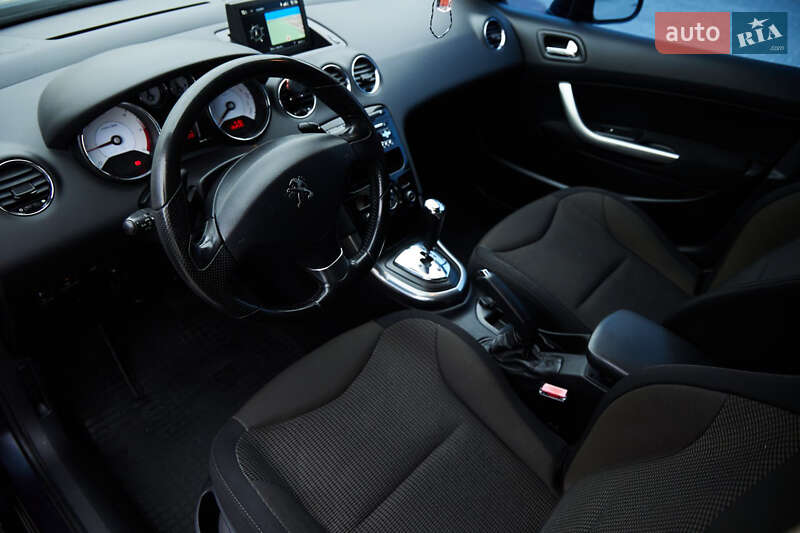 Хэтчбек Peugeot 308 2013 в Киеве