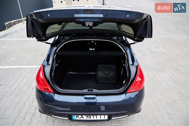 Хэтчбек Peugeot 308 2013 в Киеве