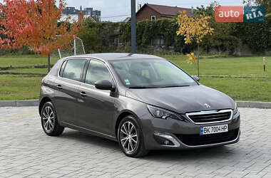 Хэтчбек Peugeot 308 2015 в Здолбунове