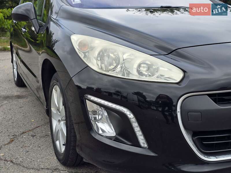 Универсал Peugeot 308 2012 в Хмельницком