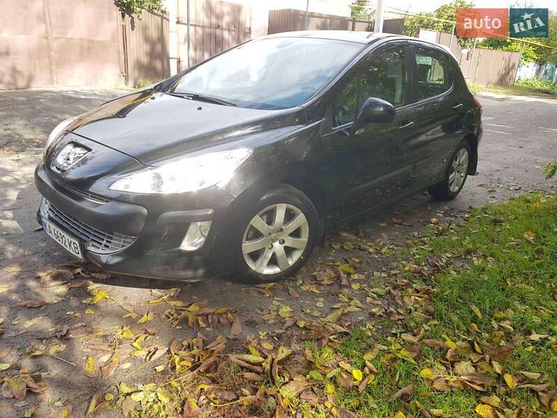 Хэтчбек Peugeot 308 2008 в Дымере