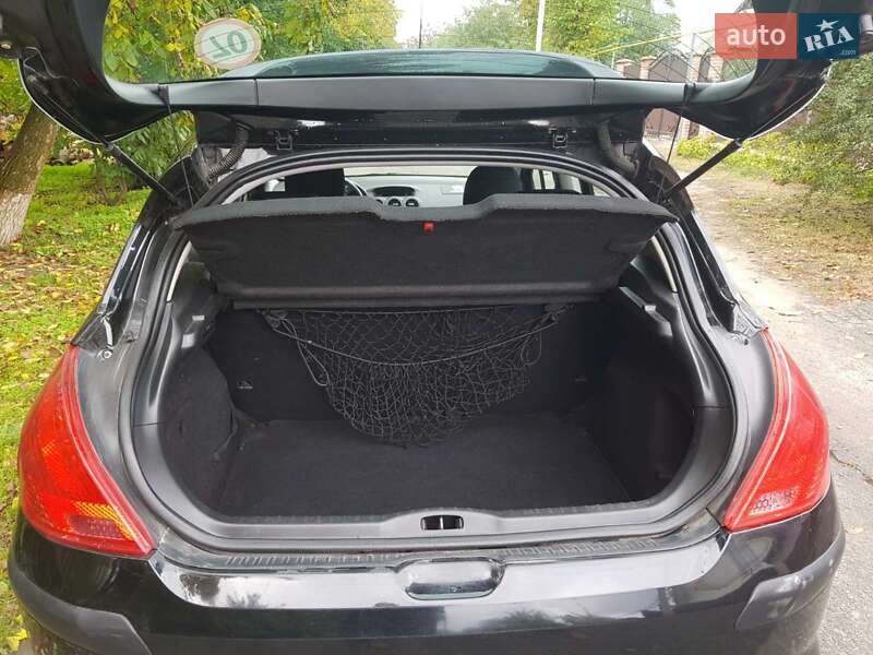 Хэтчбек Peugeot 308 2008 в Дымере