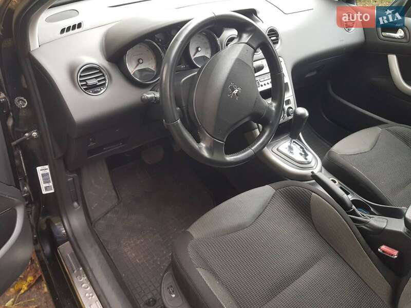 Хэтчбек Peugeot 308 2008 в Дымере