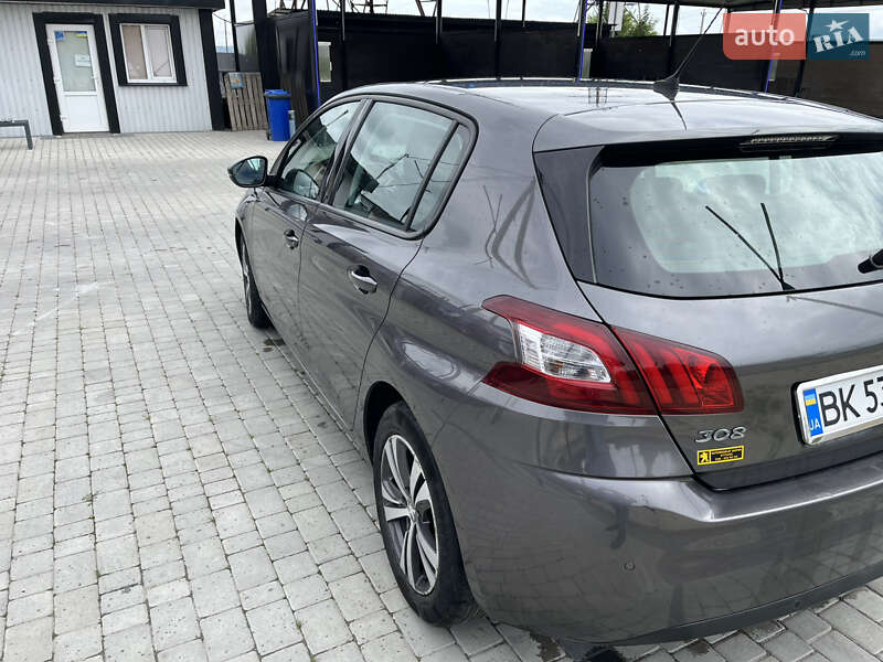 Хэтчбек Peugeot 308 2016 в Ивано-Франковске
