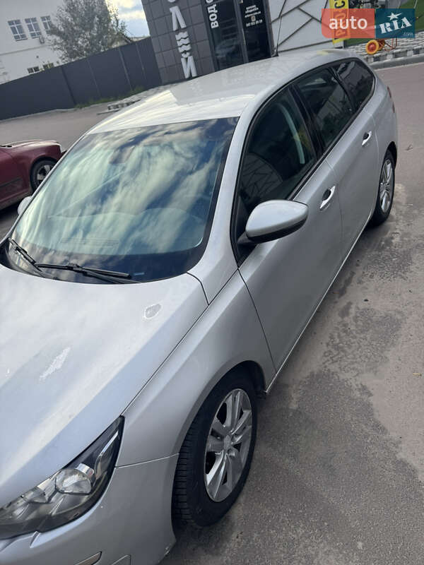 Универсал Peugeot 308 2015 в Ирпене