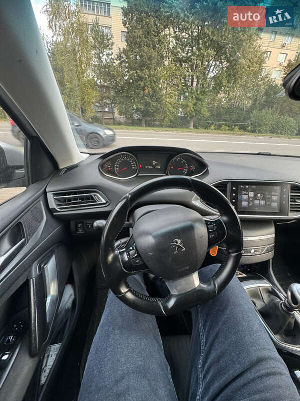 Универсал Peugeot 308 2015 в Ирпене