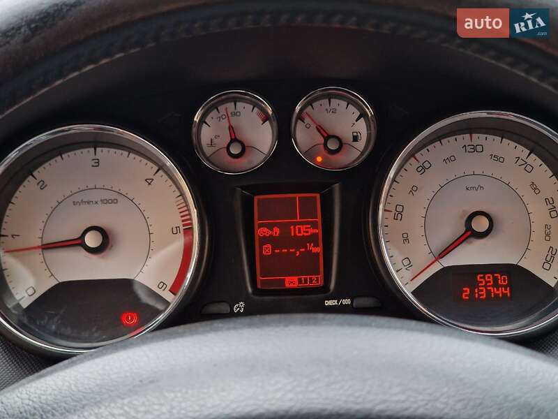 Хетчбек Peugeot 308 2011 в Стрию