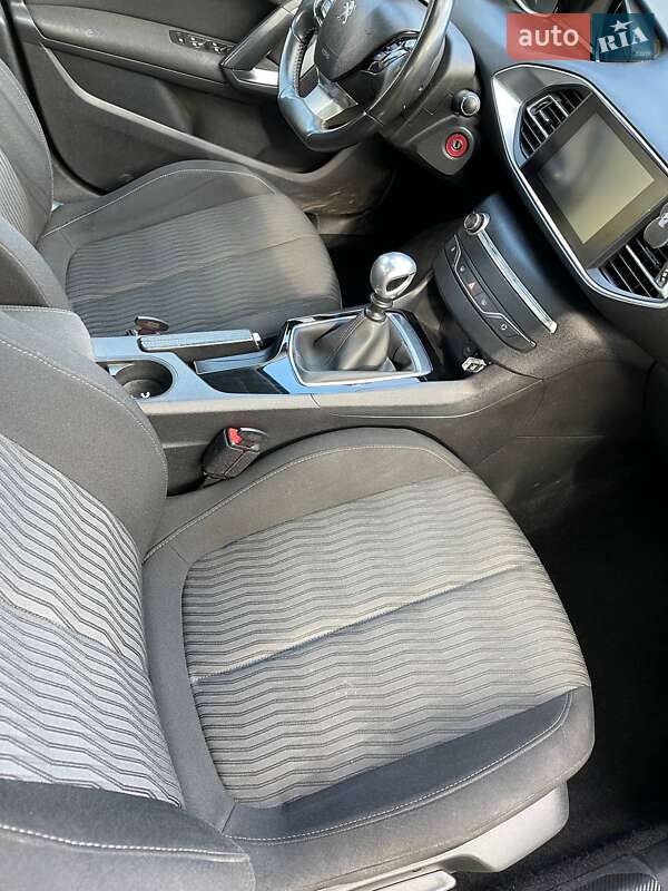 Универсал Peugeot 308 2014 в Нежине фото 21 Универсал Peugeot 308 2014 в Нежине
