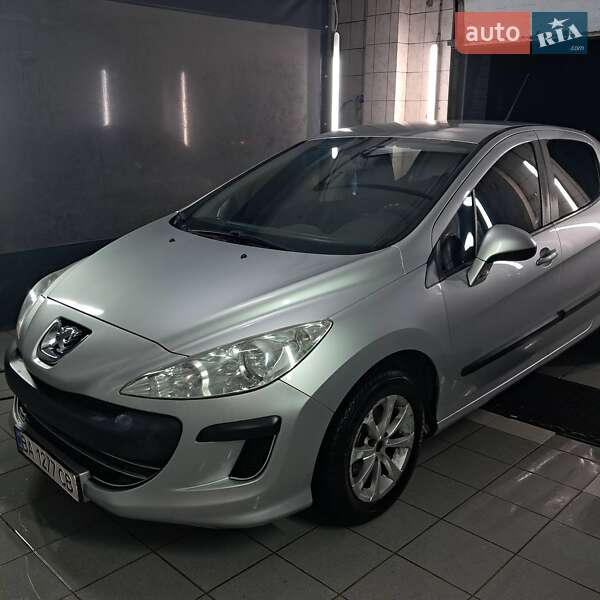 Хетчбек Peugeot 308 2010 в Кропивницькому