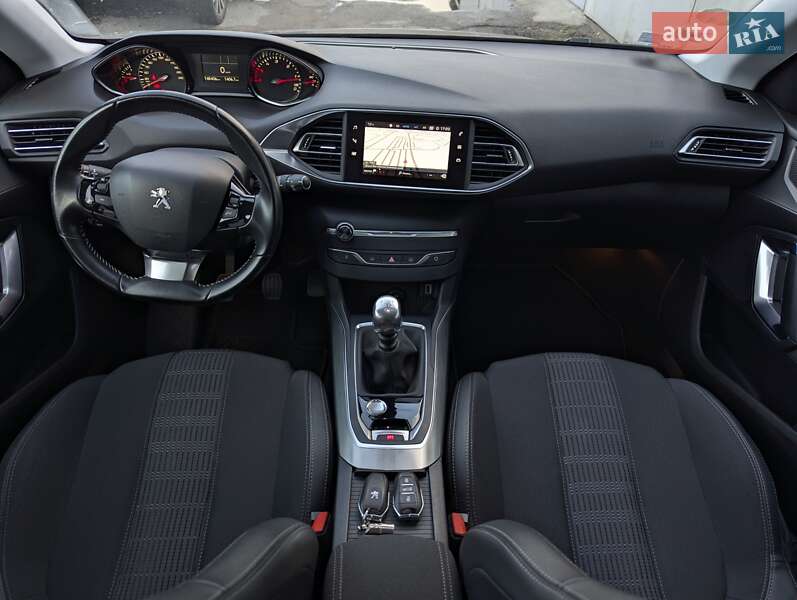 Универсал Peugeot 308 2018 в Киеве фото 10 Универсал Peugeot 308 2018 в Киеве