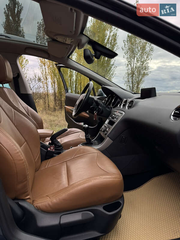 Универсал Peugeot 308 2010 в Переяславе
