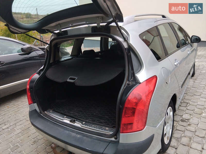 Универсал Peugeot 308 2011 в Солонке