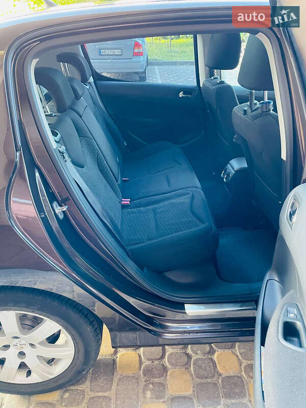 Хэтчбек Peugeot 308 2012 в Виннице