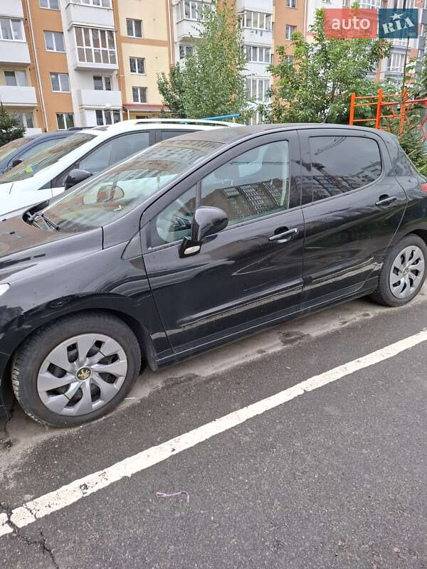 Хетчбек Peugeot 308 2012 в Рівному фото 3 Хетчбек Peugeot 308 2012 в Рівному