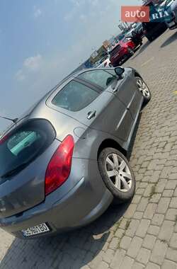 Хэтчбек Peugeot 308 2008 в 