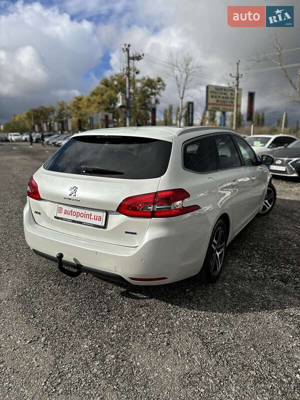 Універсал Peugeot 308 2015 в Білогородці