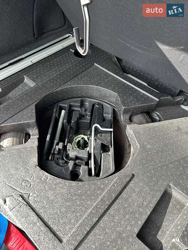 Універсал Peugeot 308 2015 в Білогородці