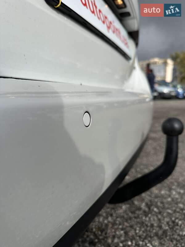 Універсал Peugeot 308 2015 в Білогородці