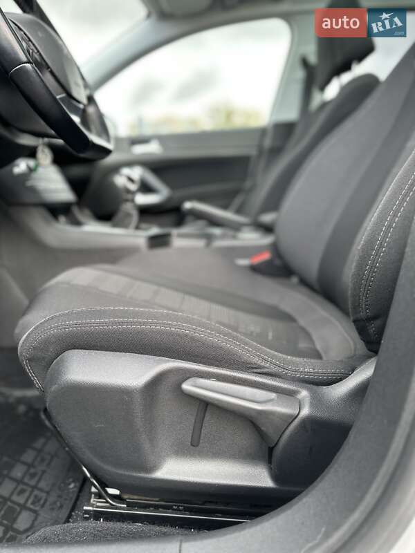 Універсал Peugeot 308 2015 в Білогородці