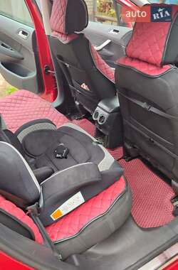 Хэтчбек Peugeot 308 2008 в 