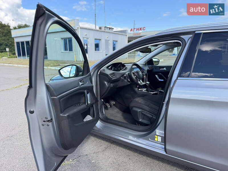 Універсал Peugeot 308 2015 в Рівному